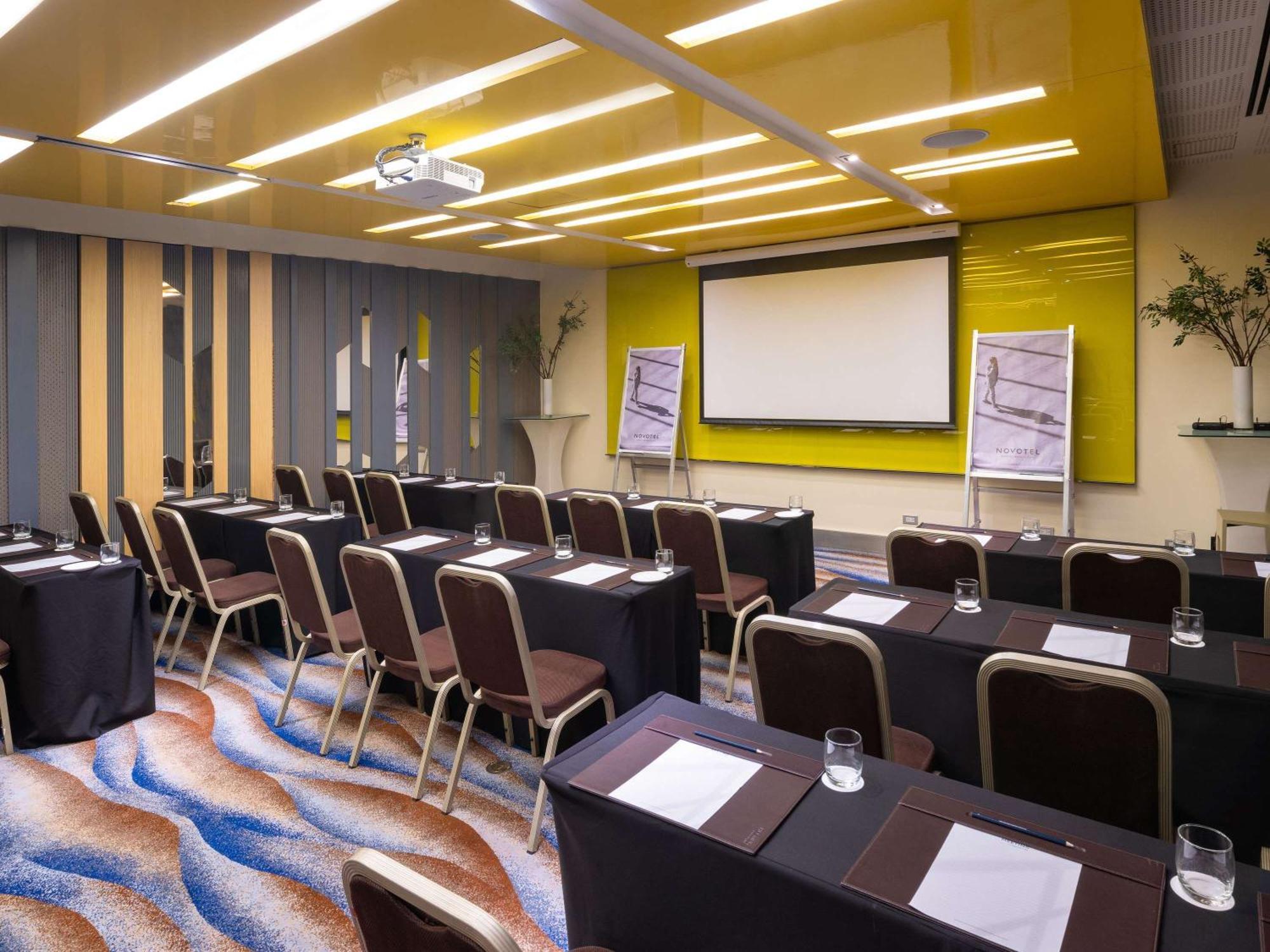 Hotel Novotel Manila Araneta 4*
